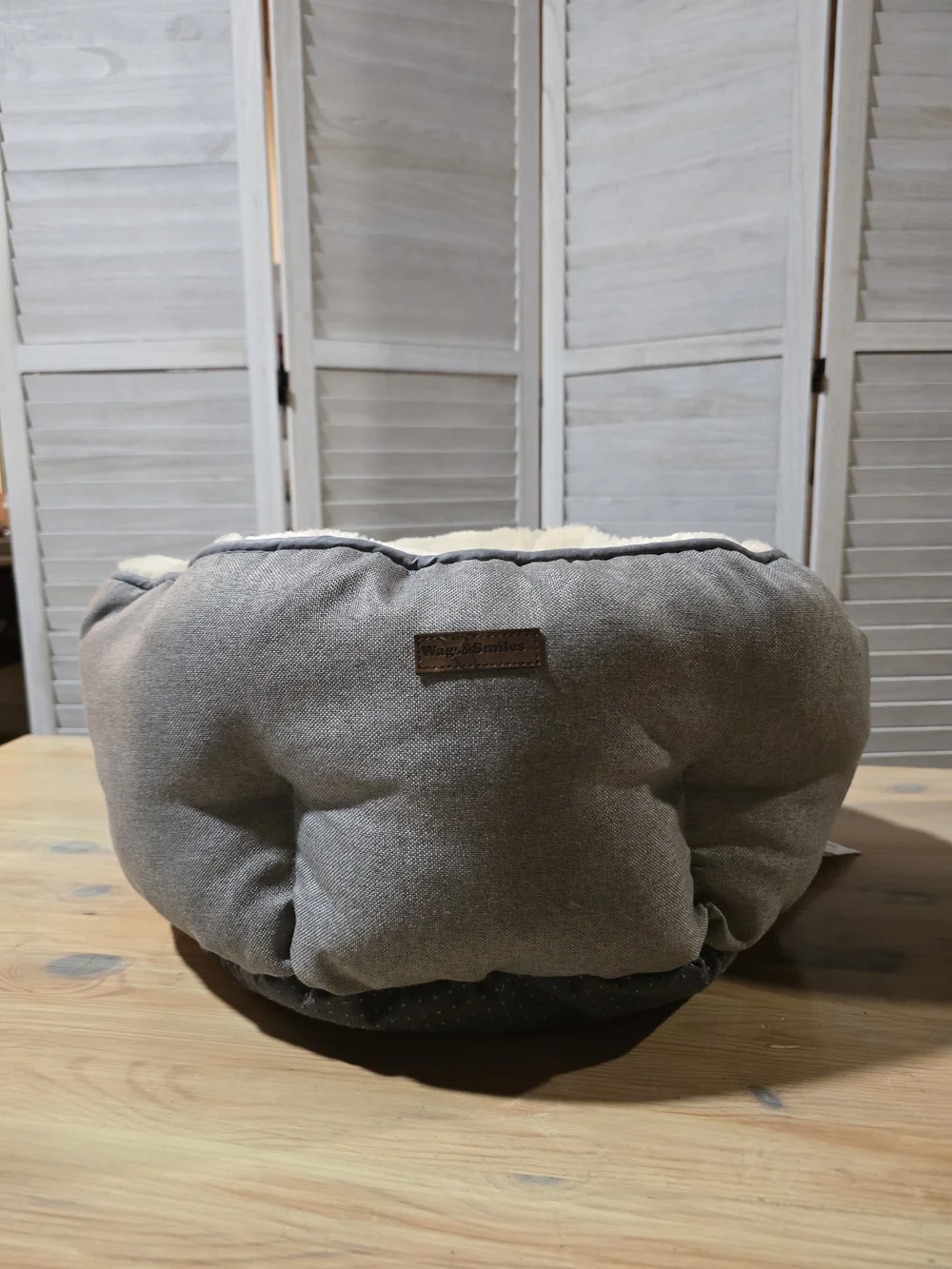 Small Cozy Round Pet Bed in Gray and Cream. Brand New. Never Used.